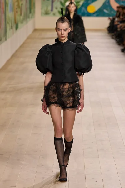 Look 7